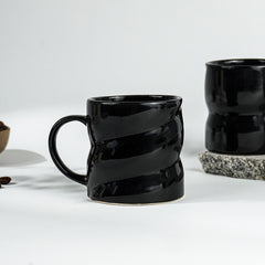Curved Grip Design Black Ceramic Mug