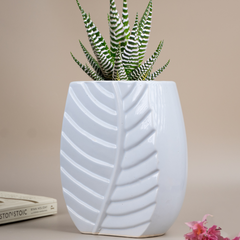 White Color Leaf Shaped Flower Vase