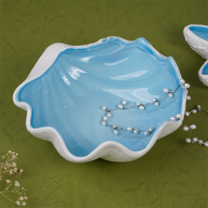 Blue and White Shell-Shaped Jwellery Bowl