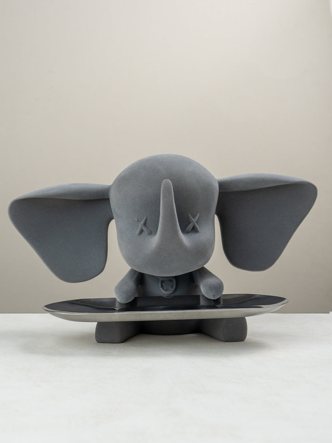 Grey Color Cute Elephant Statue with Tray Main image