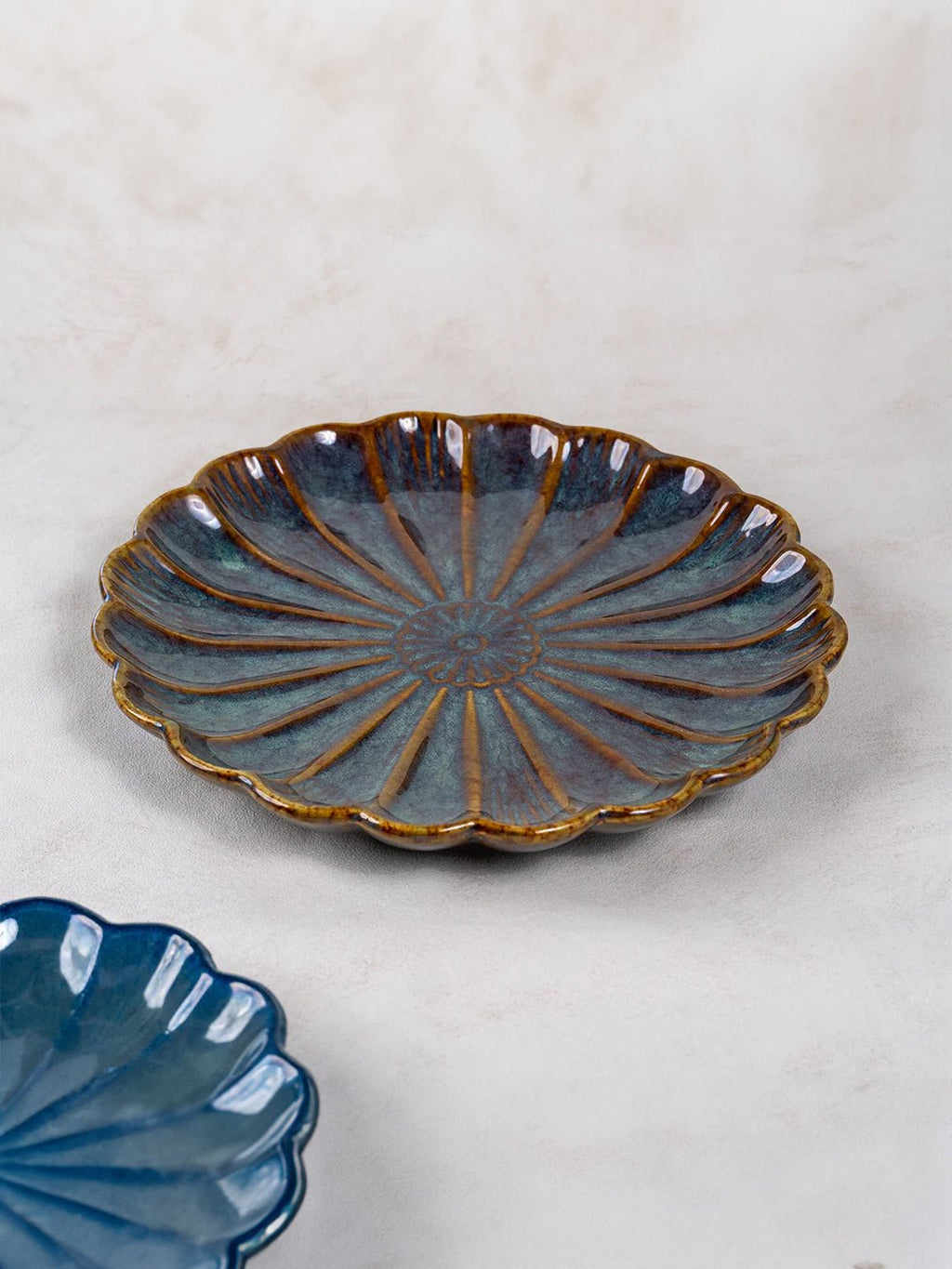 2-Piece Scalloped Ceramic Serving Platter Set - The Golden Theory