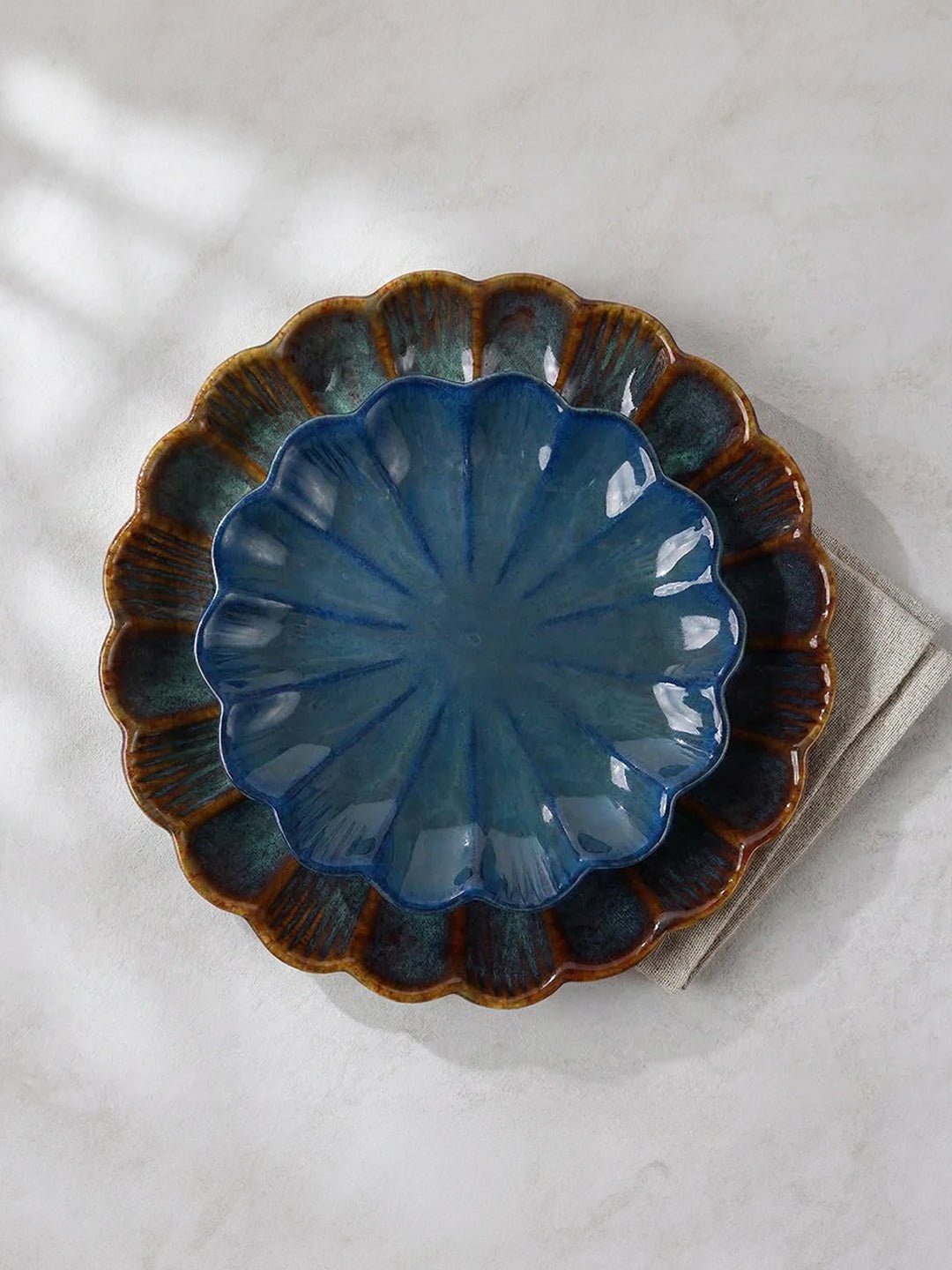 2-Piece Scalloped Ceramic Serving Platter Set - The Golden Theory