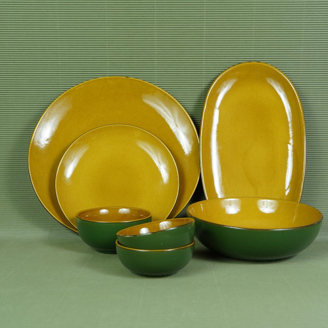 Golden Dinner Set with Green Exterior (Set of 23)