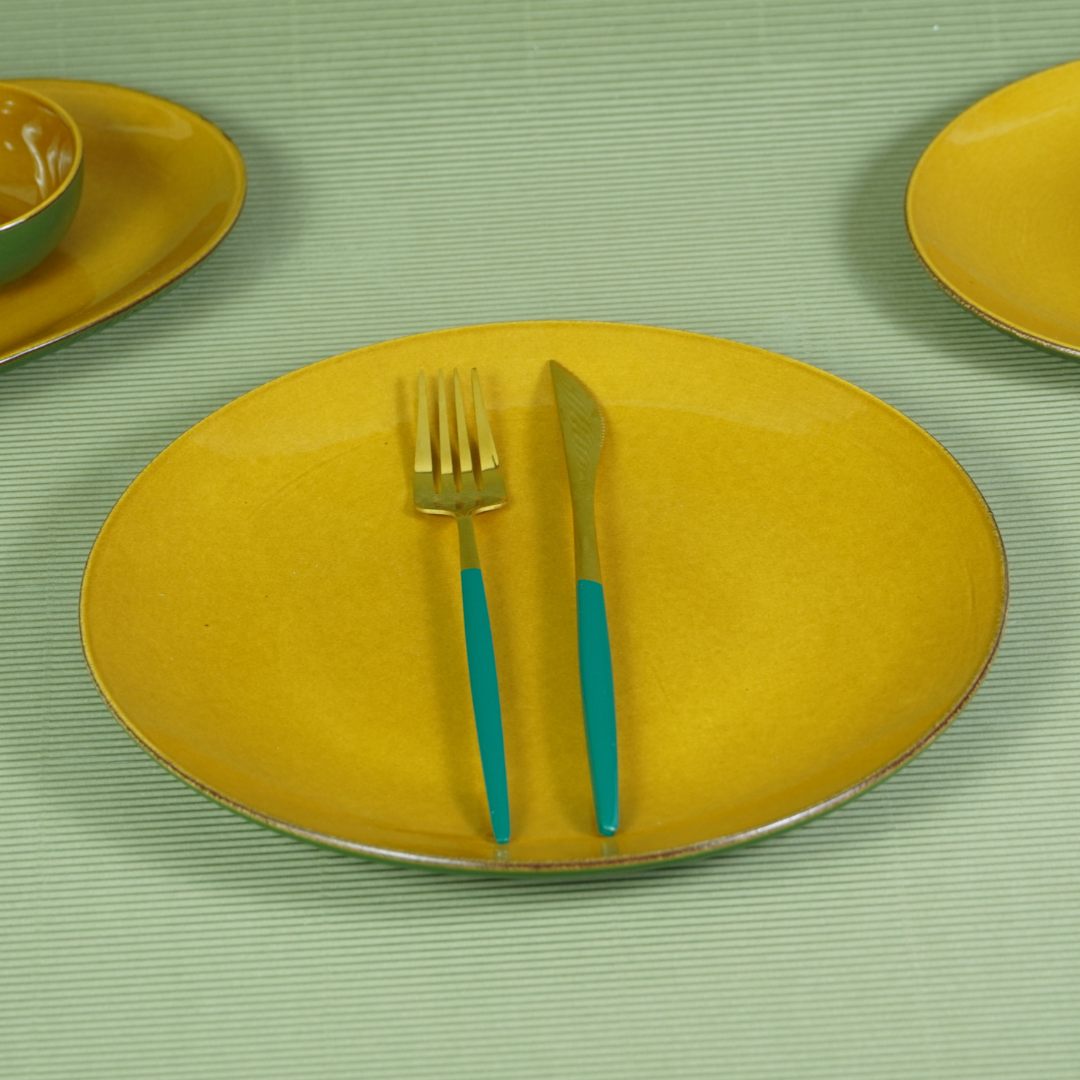 Golden Dinner Set with Green Exterior (Set of 23)