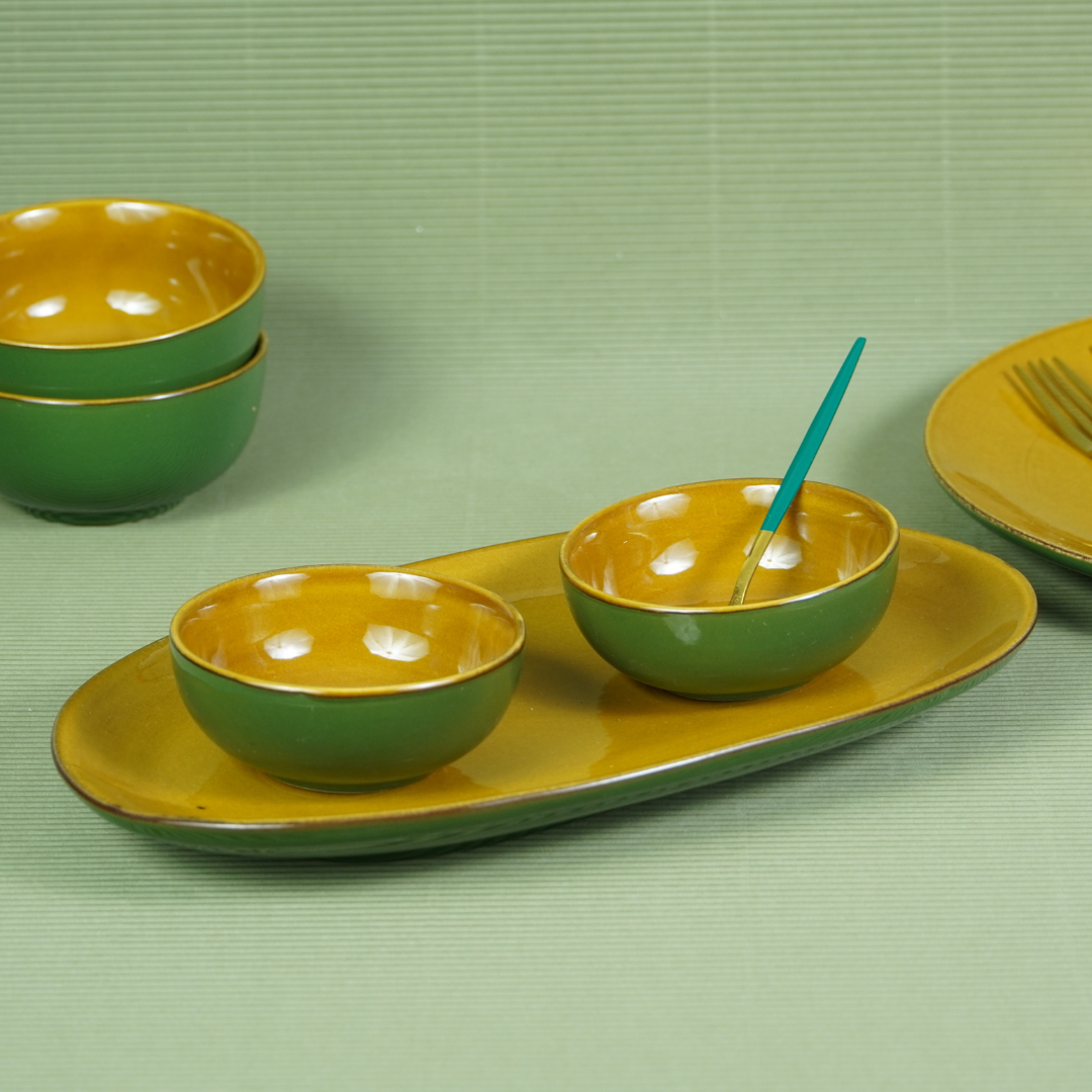 Golden Dinner Set with Green Exterior (Set of 23)