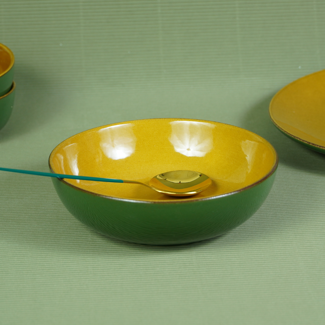 Golden Dinner Set with Green Exterior (Set of 23)