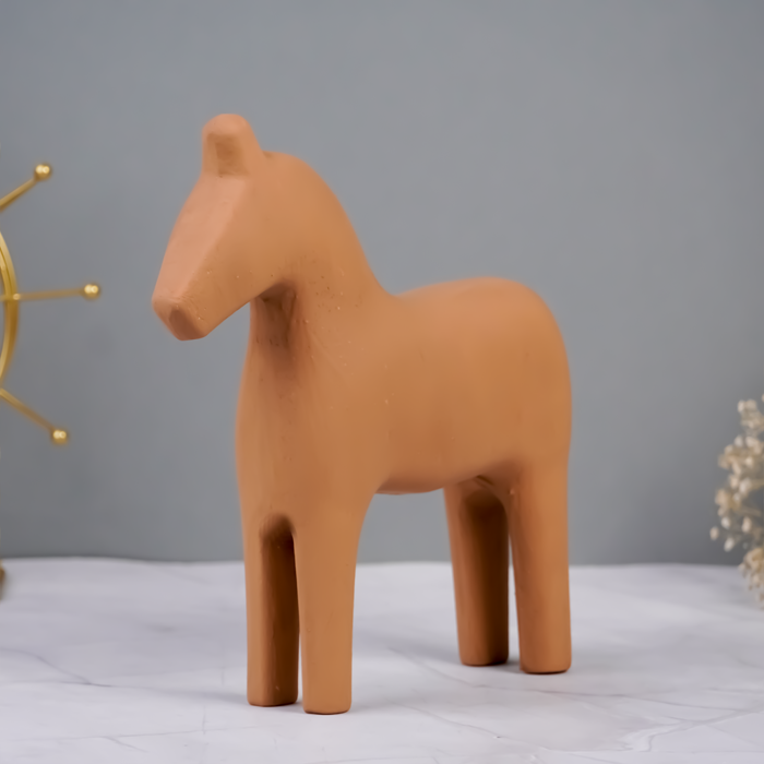 Minimalist Resin Horse Statue - Natural Finish