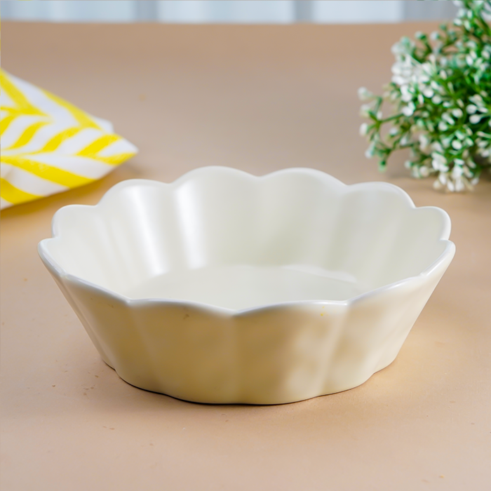 Classic White Ceramic Bowl with Scalloped Edges - Large