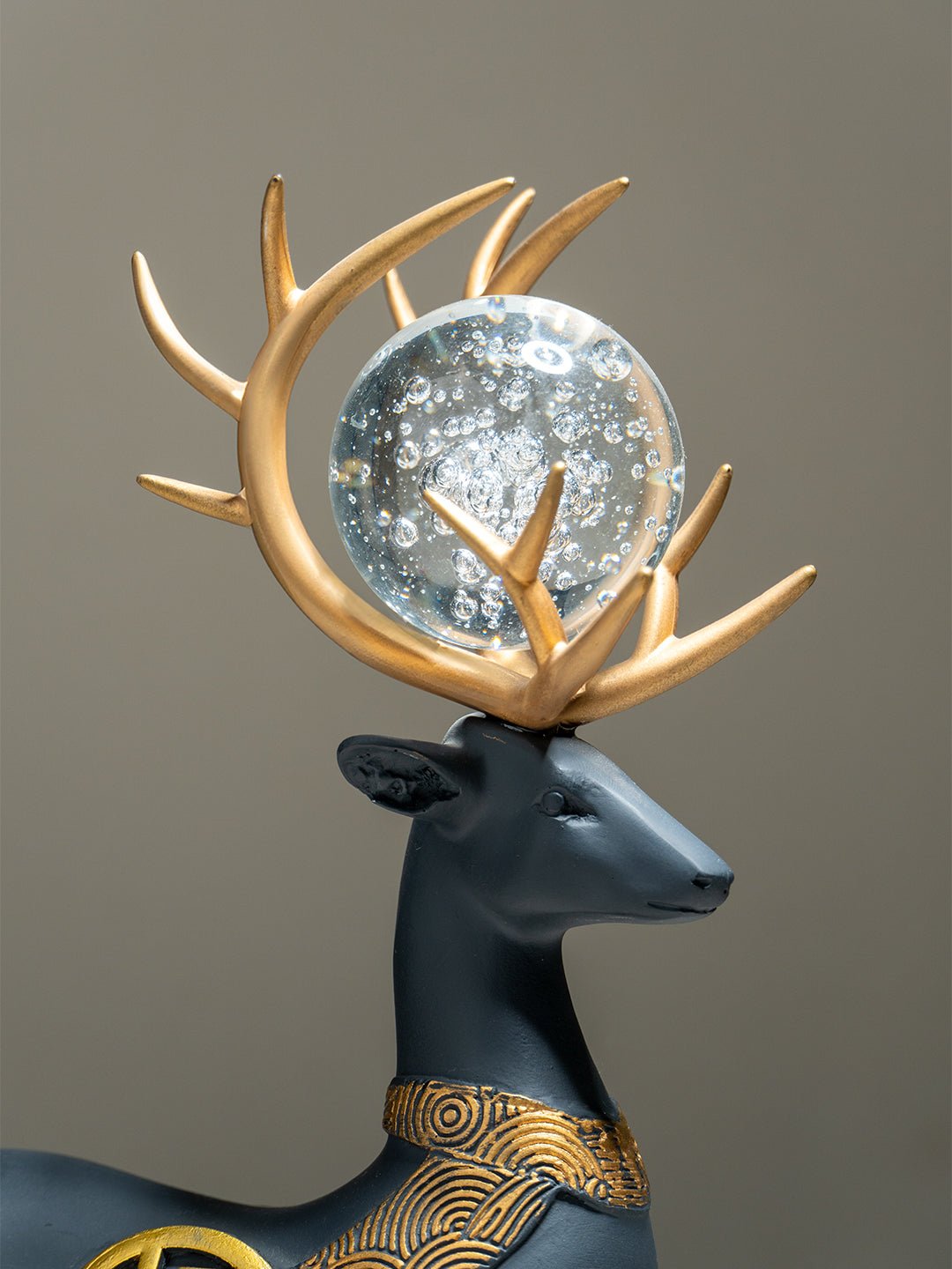 2Pcs Black Modern Deer Resin Figurines for Home Décor Secondary image