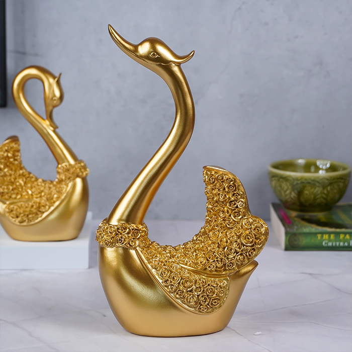 Gold Swan Statues