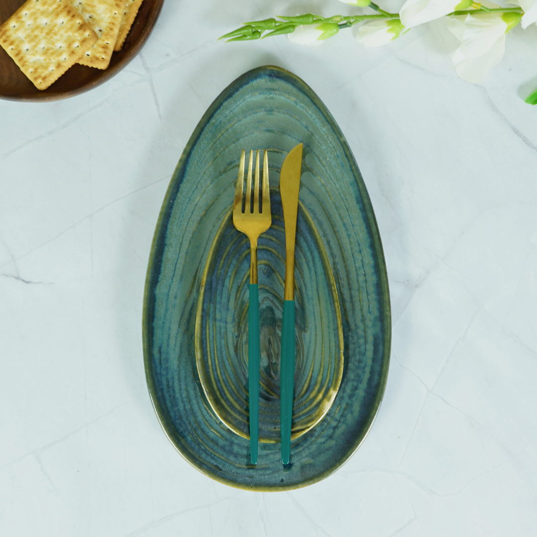 Green Ceramic Drop-Shaped Snack Plate | Set of 2