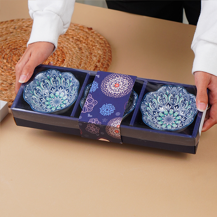 Blue Scallop-Edge Ceramic Bowls Set of 3