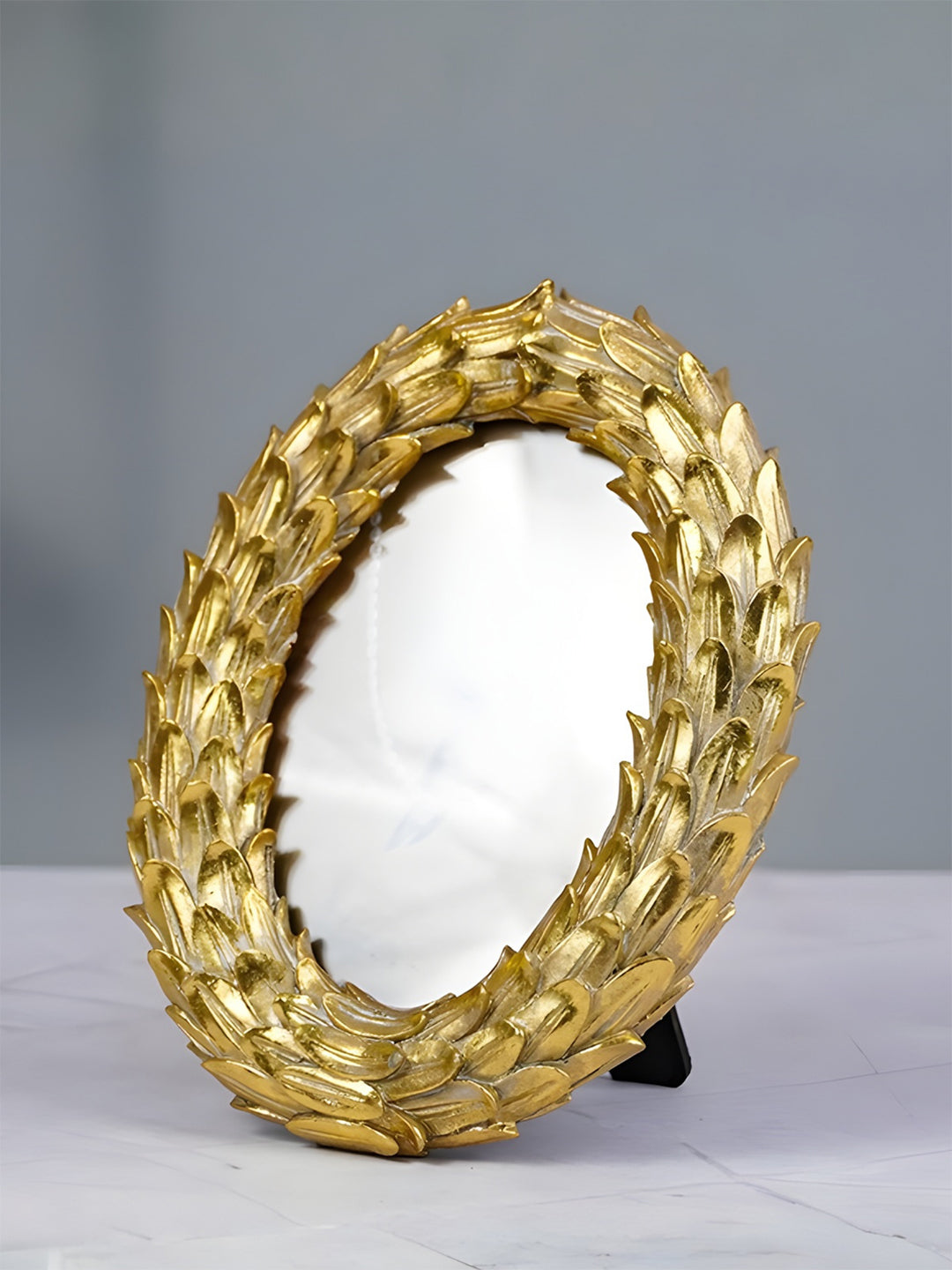 Gold Leaf Pattern Oval Photo Frame