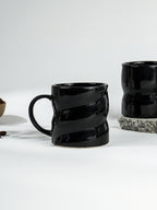 Curved Grip Design Black Ceramic Mug