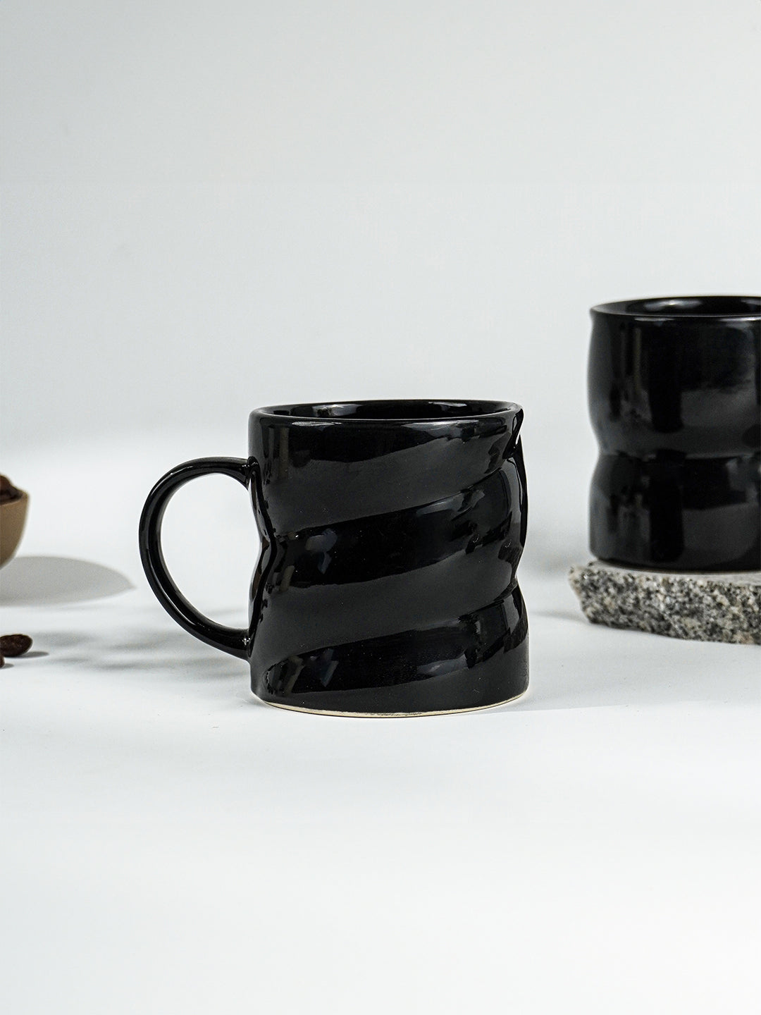 Curved Grip Design Black Ceramic Mug