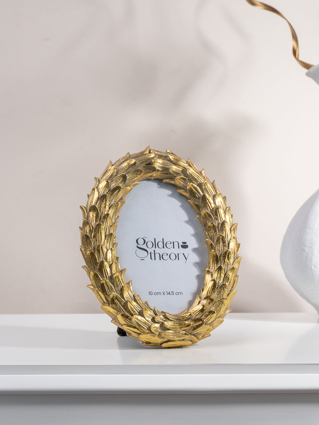 Gold Leaf Pattern Oval Photo Frame Main image
