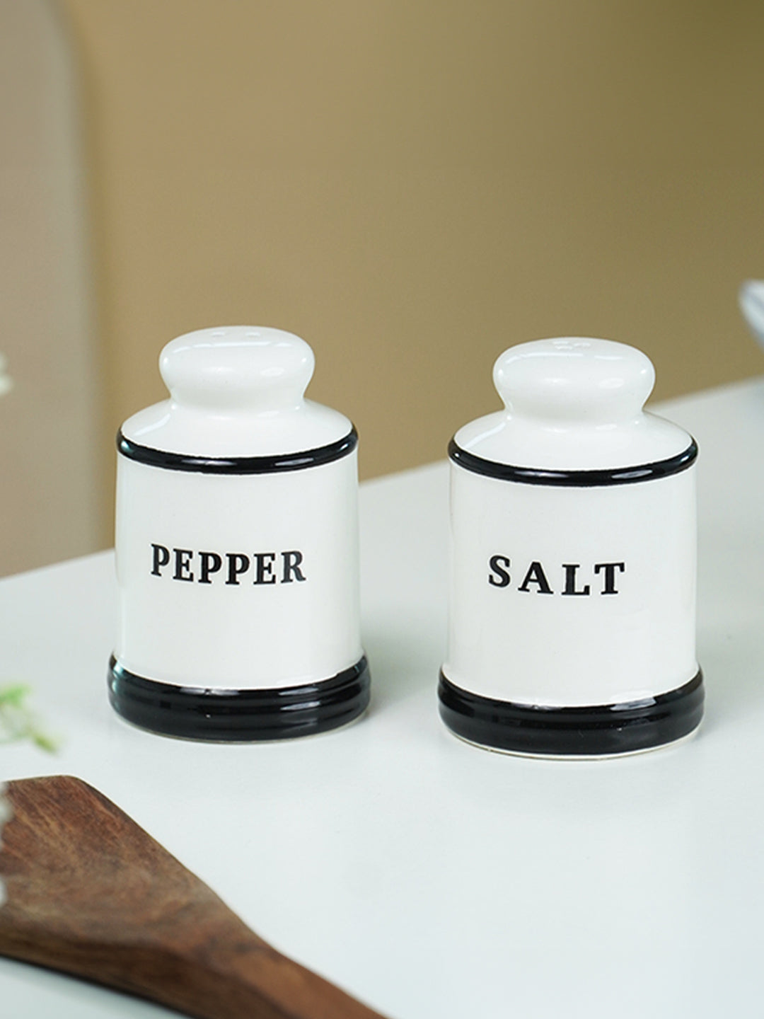Minimalist White Cruet Set – 4-Piece Oil, Vinegar, Salt & Pepper