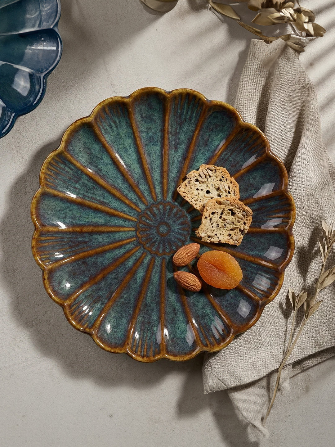 2-Piece Scalloped Ceramic Serving Platter Set