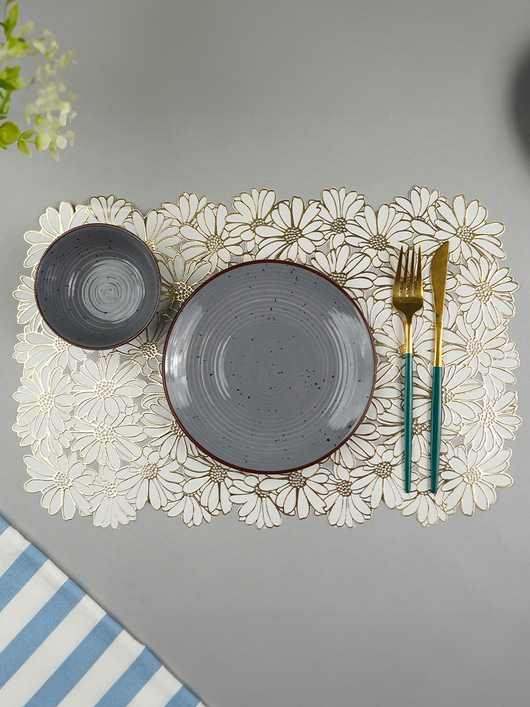 Elegant White & Gold Table Mat - Set of 2 & 6