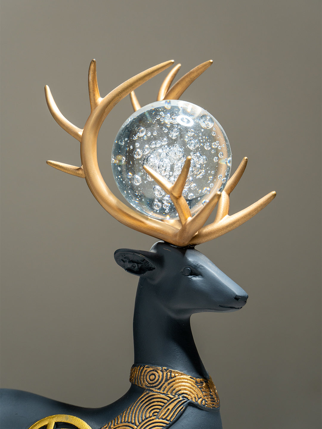 2Pcs Black Modern Deer Resin Figurines for Home Décor Secondary image