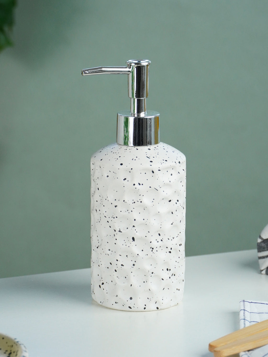 White and Black Speckled Ceramic Bathroom Set of 3