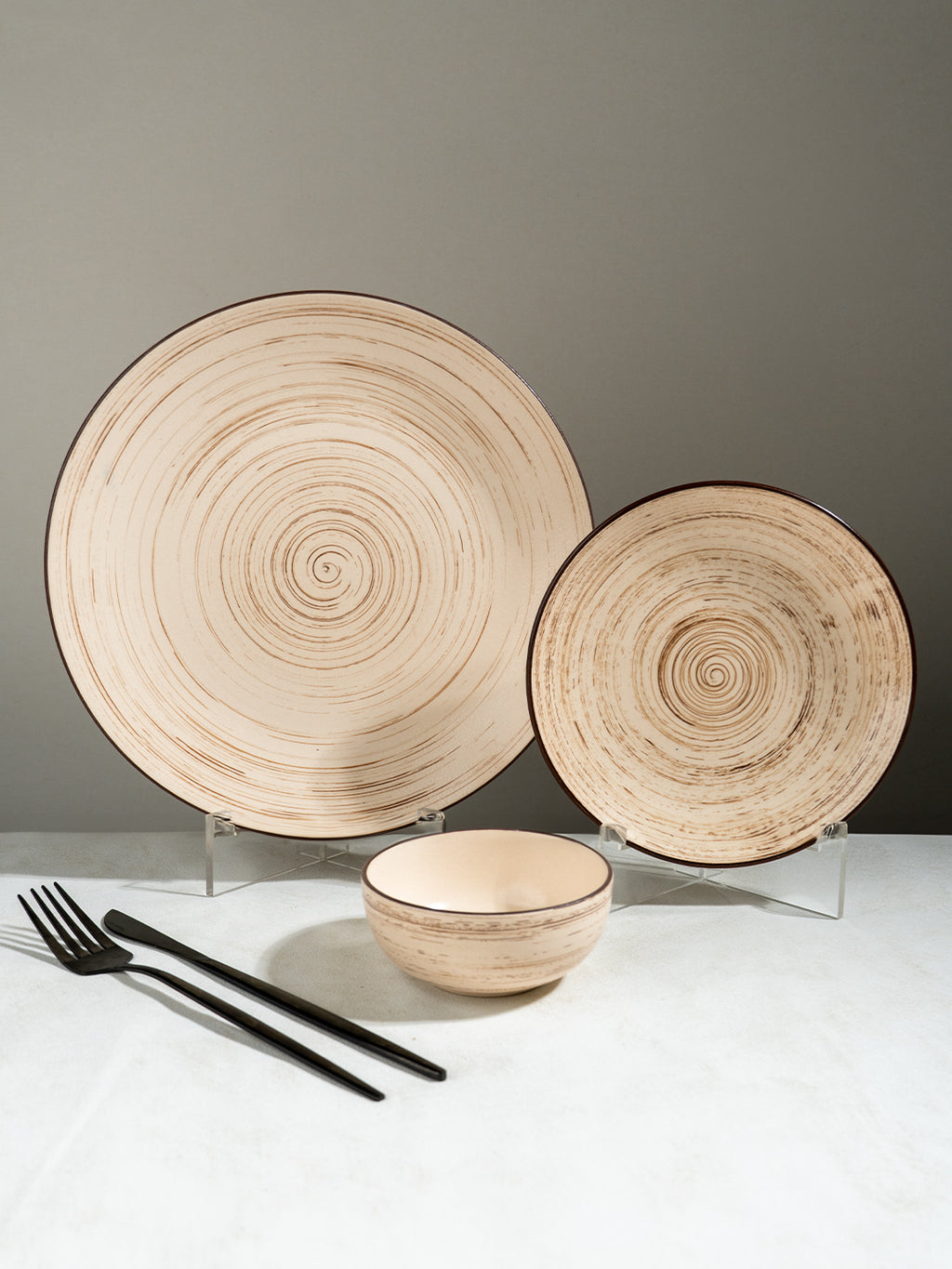 Cream Ceramic Spiral Dinner Set - Set of 18