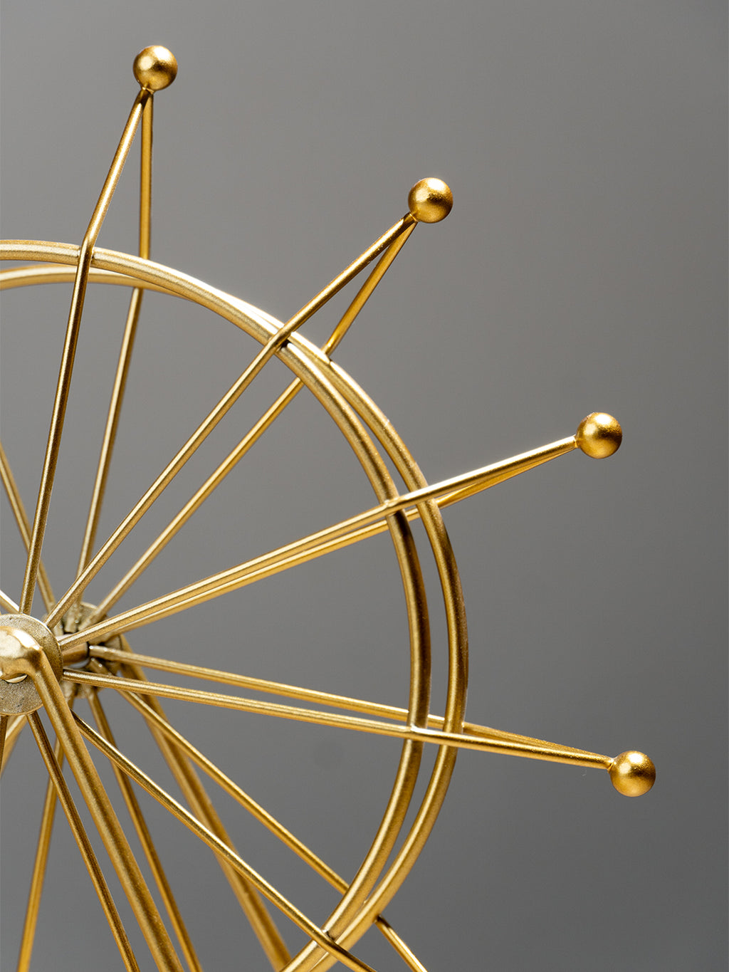 Gold Ferris Wheel Table Decor with Geometric Base