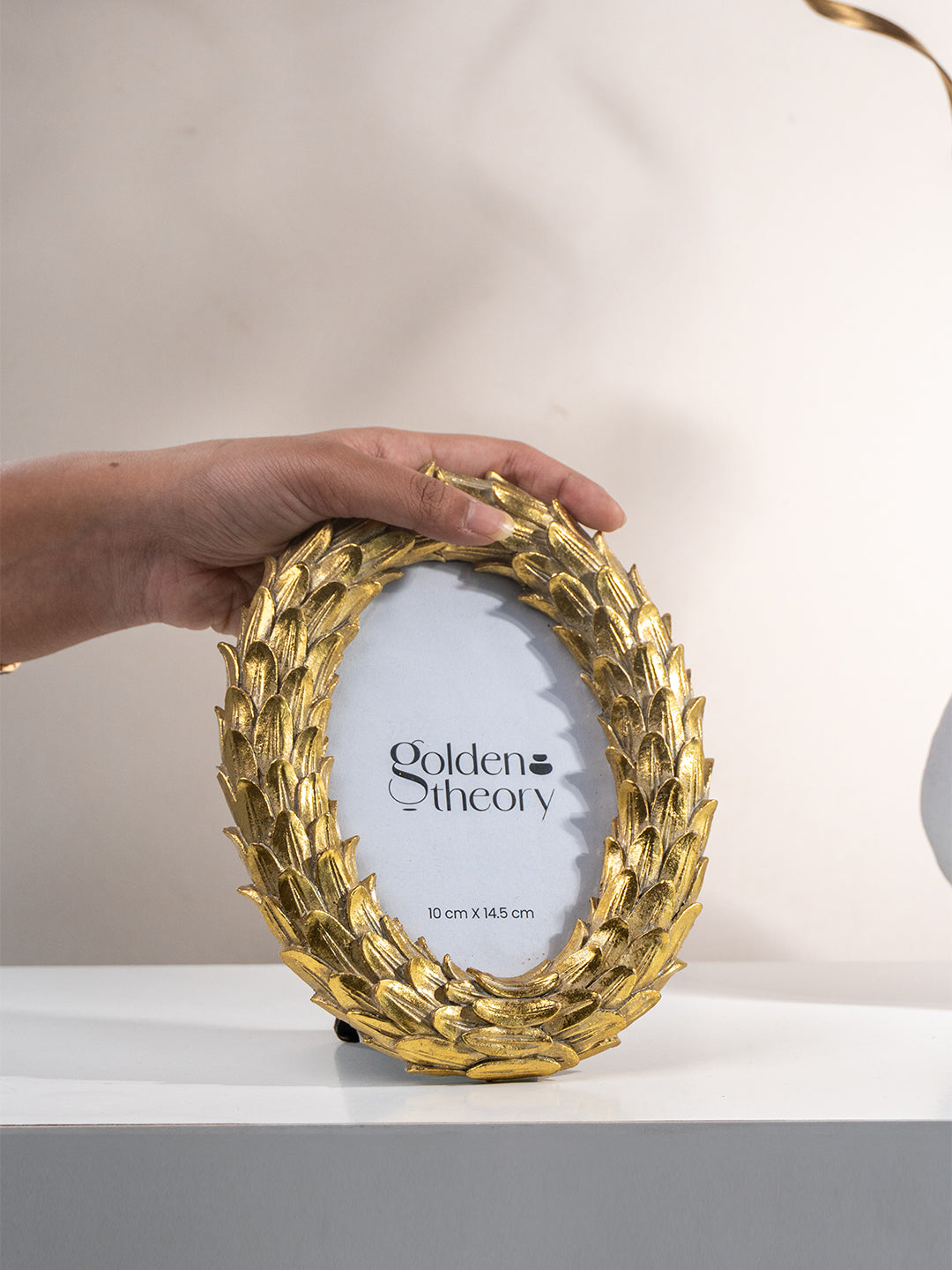 Gold Leaf Pattern Oval Photo Frame