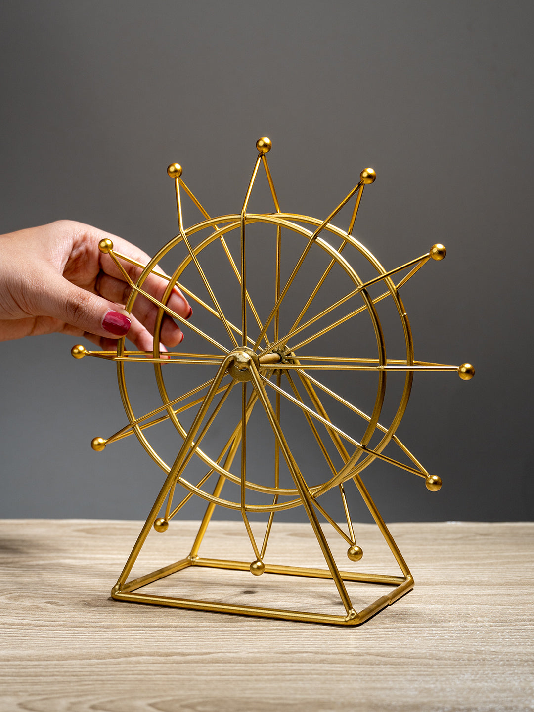 Gold Ferris Wheel Table Decor with Geometric Base