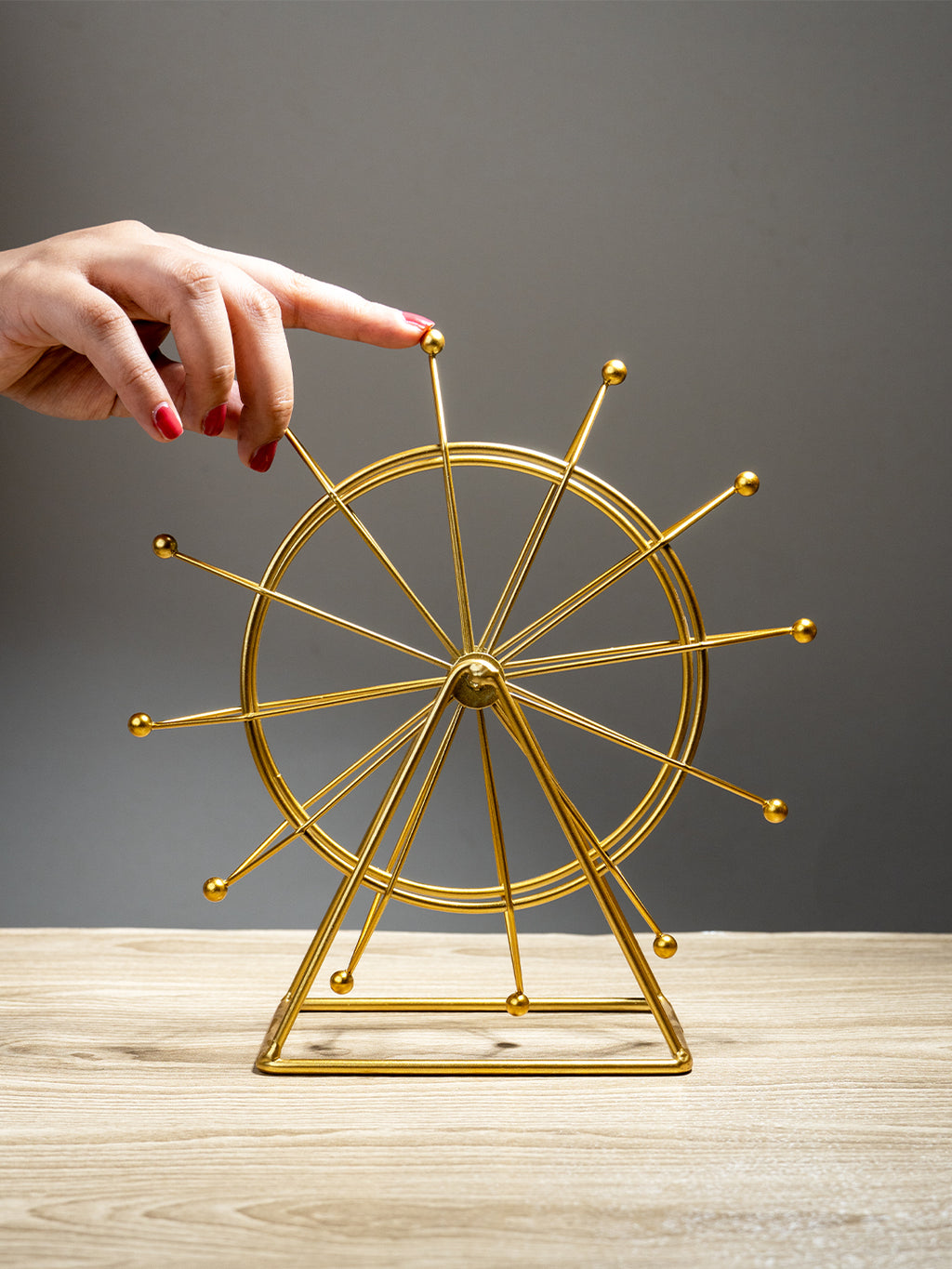 Gold Ferris Wheel Table Decor with Geometric Base