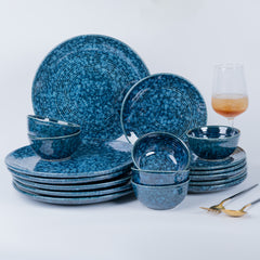 Dinner Set in Ceramic with a Speckled Blue Design (Set of 18)