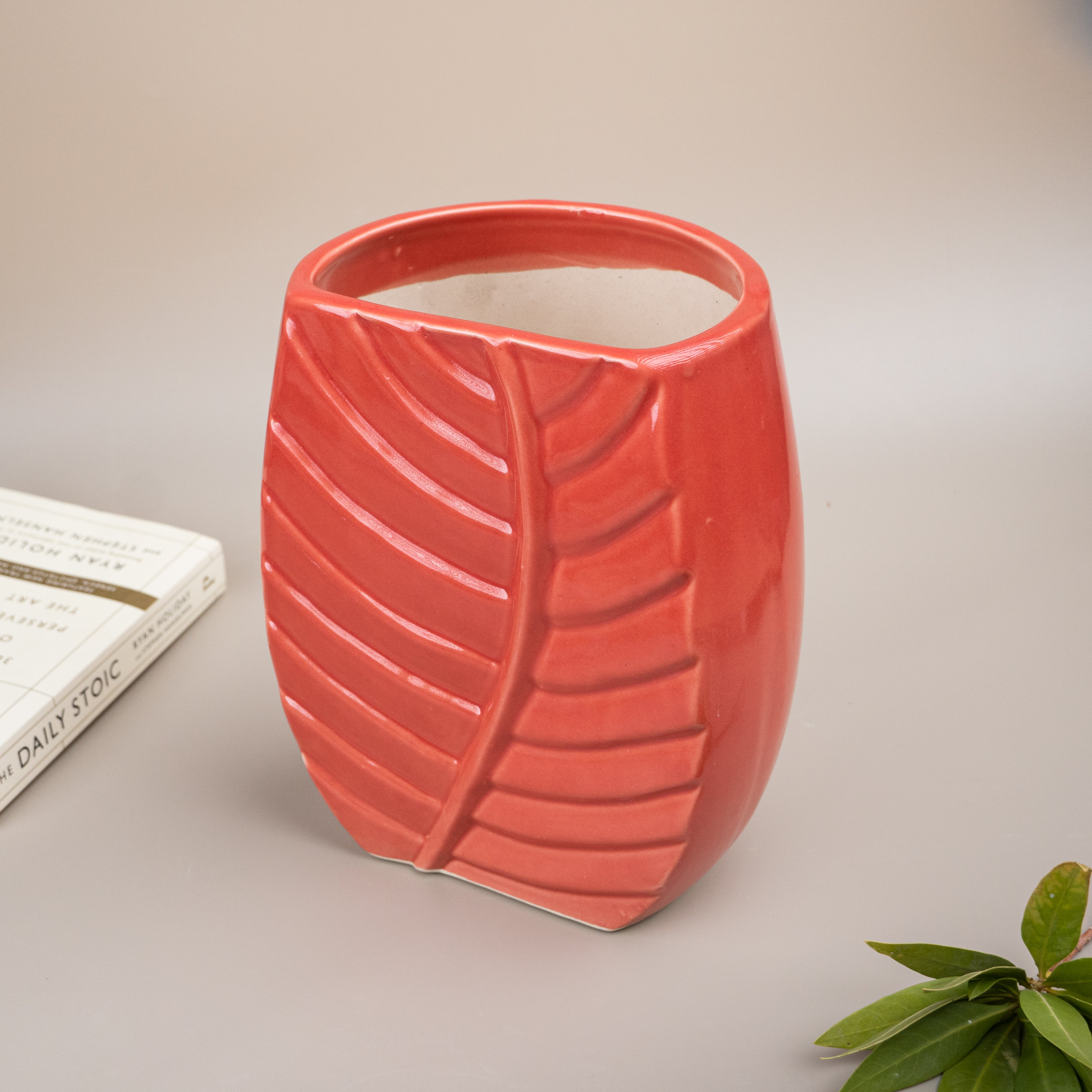 Red Color Leaf Shaped Flower Vase