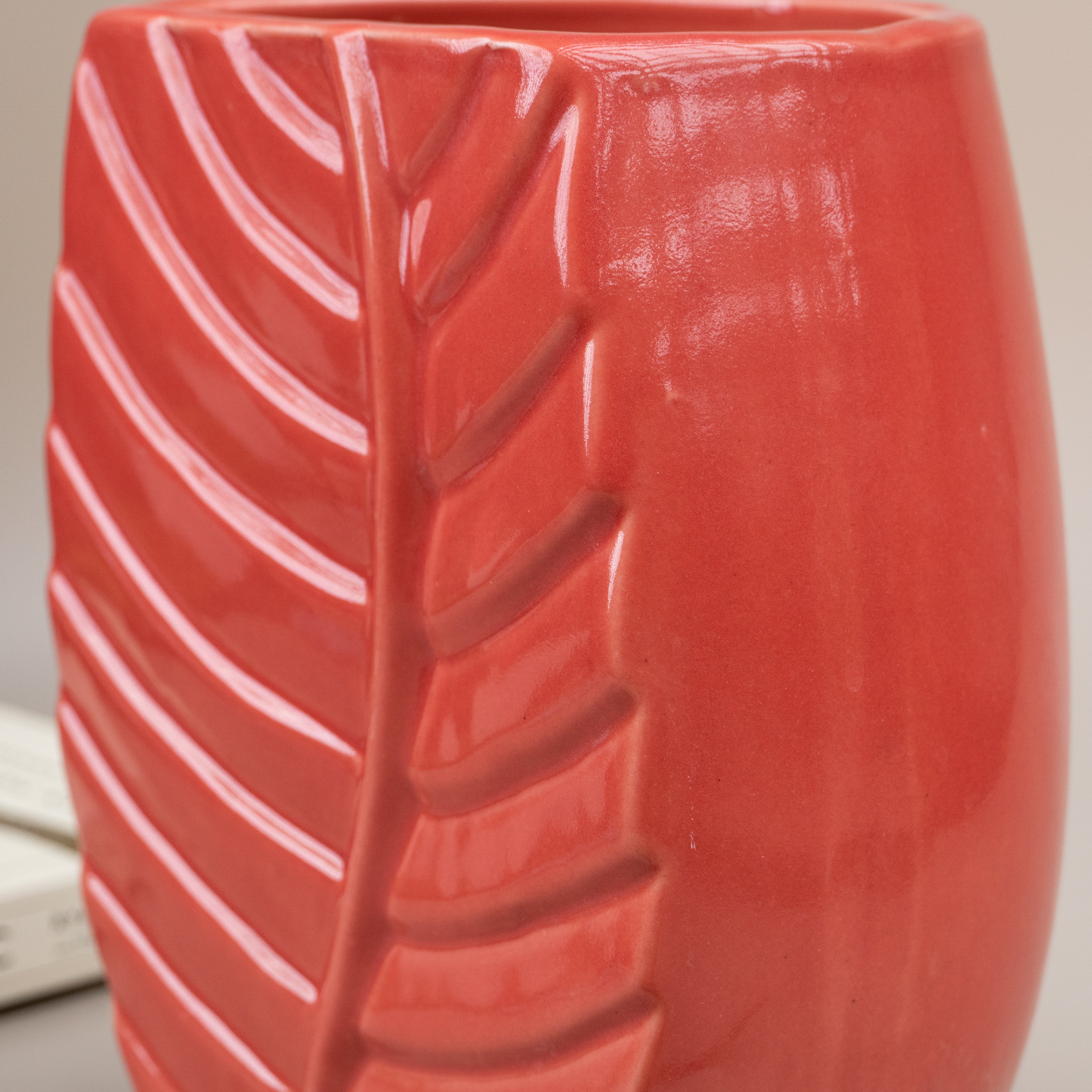 Red Color Leaf Shaped Flower Vase