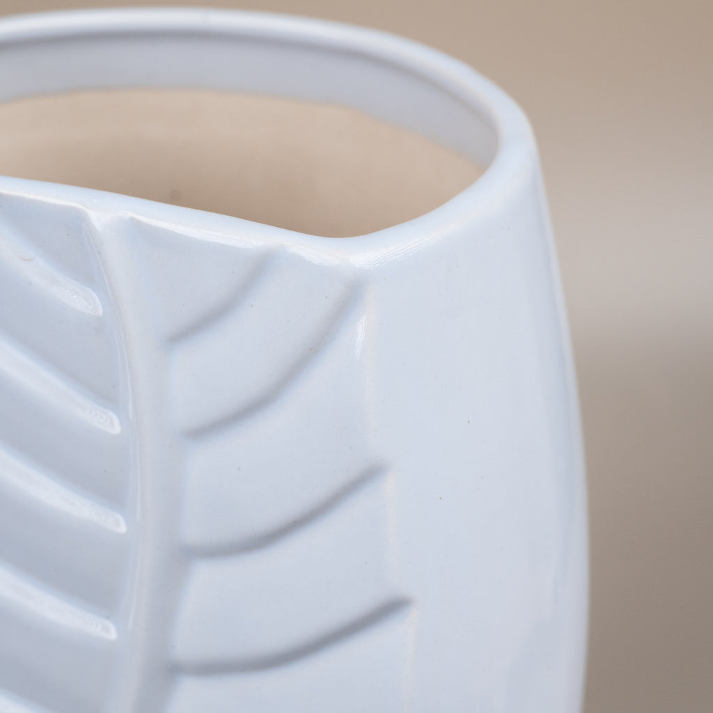 White Color Leaf Shaped Flower Vase