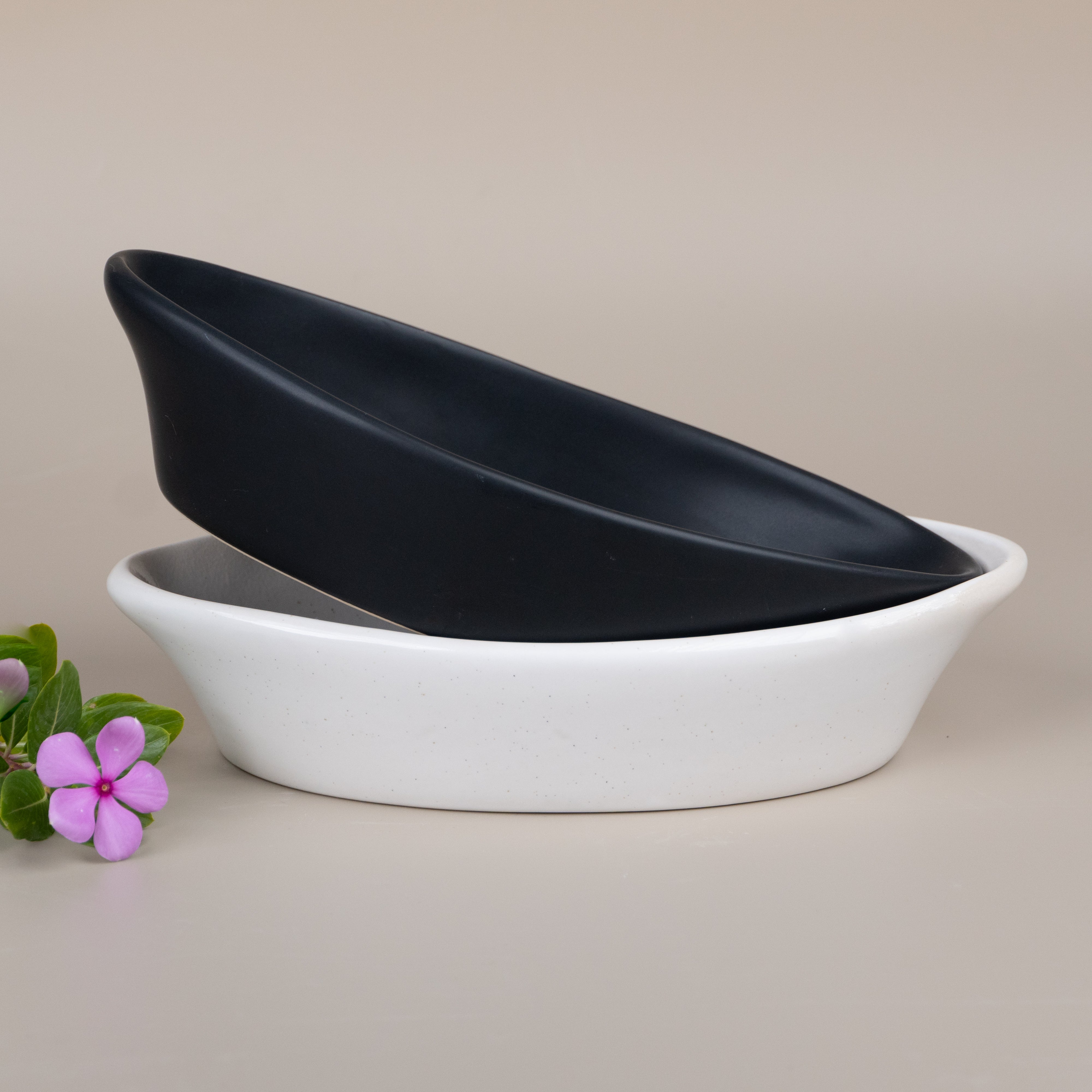 Bake Me Pasta Oval Dish | Black Main image