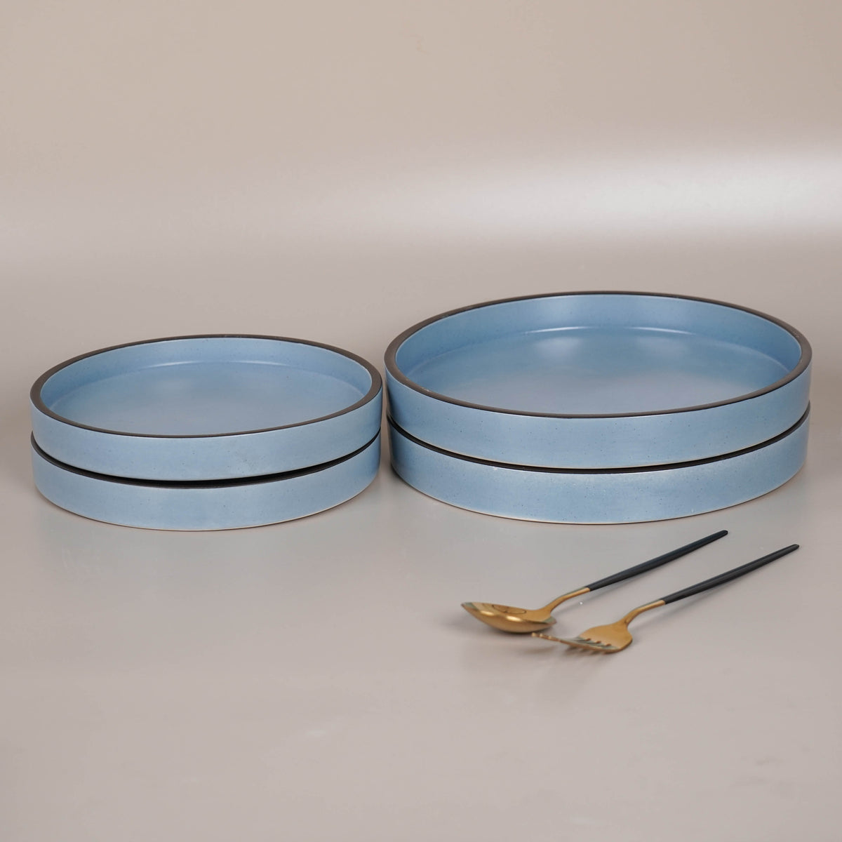 Solid Blue Ceramic Dinner Set (Set of 4)