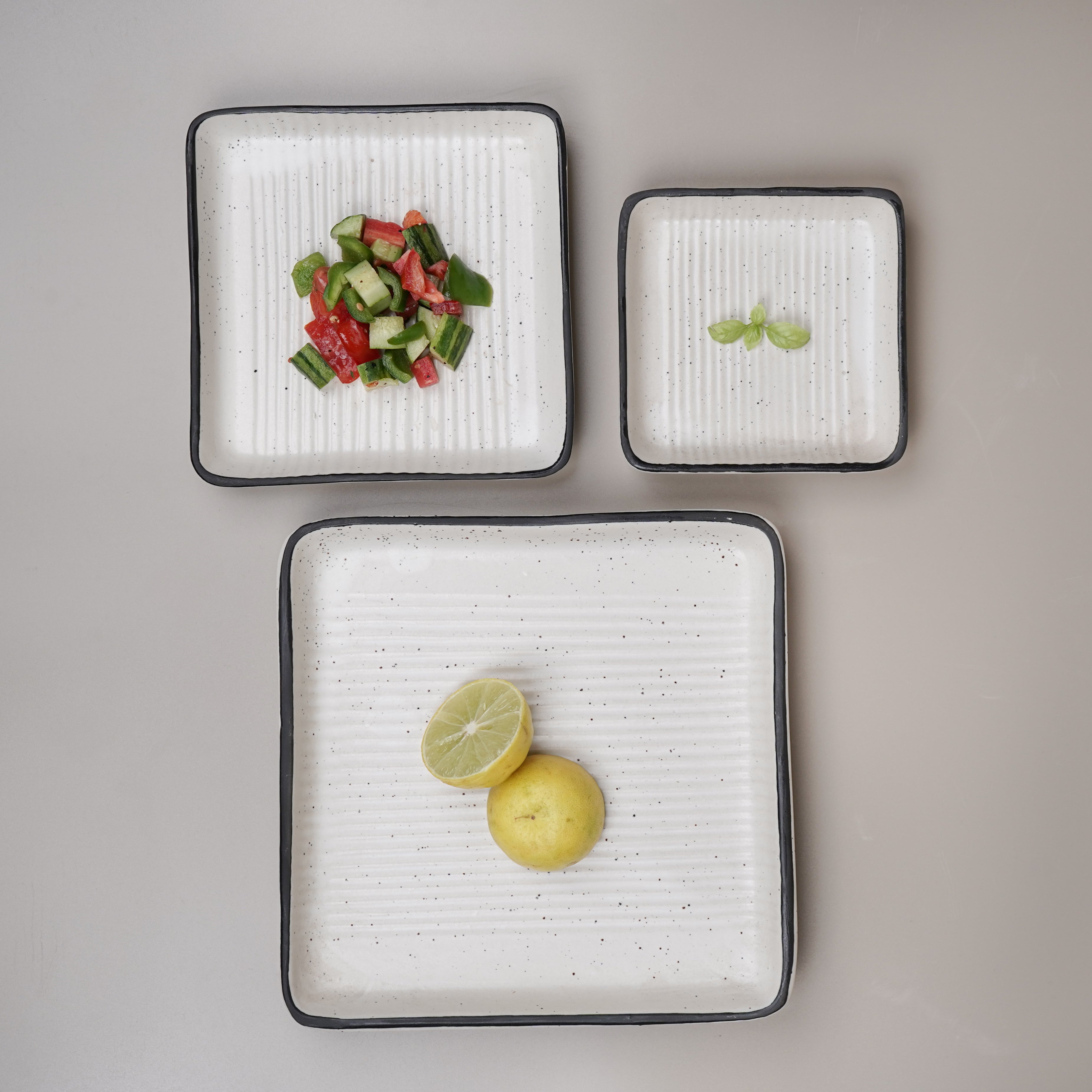 Square Speckled Dinner Set | Black Border | Set of 3