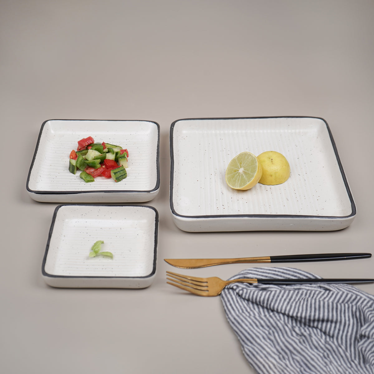 Square Speckled Dinner Set | Black Border | Set of 3