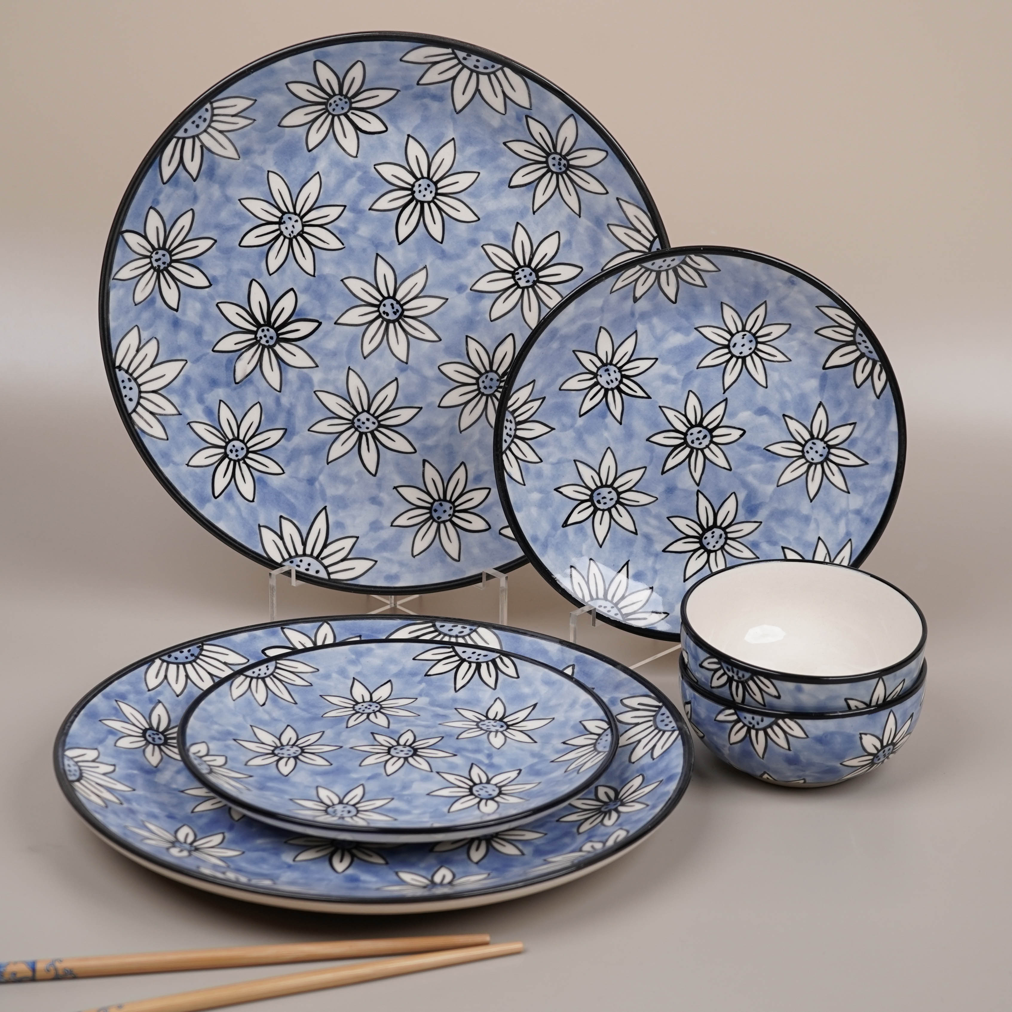 Petal Perfection Dinnerware (Set of 18)