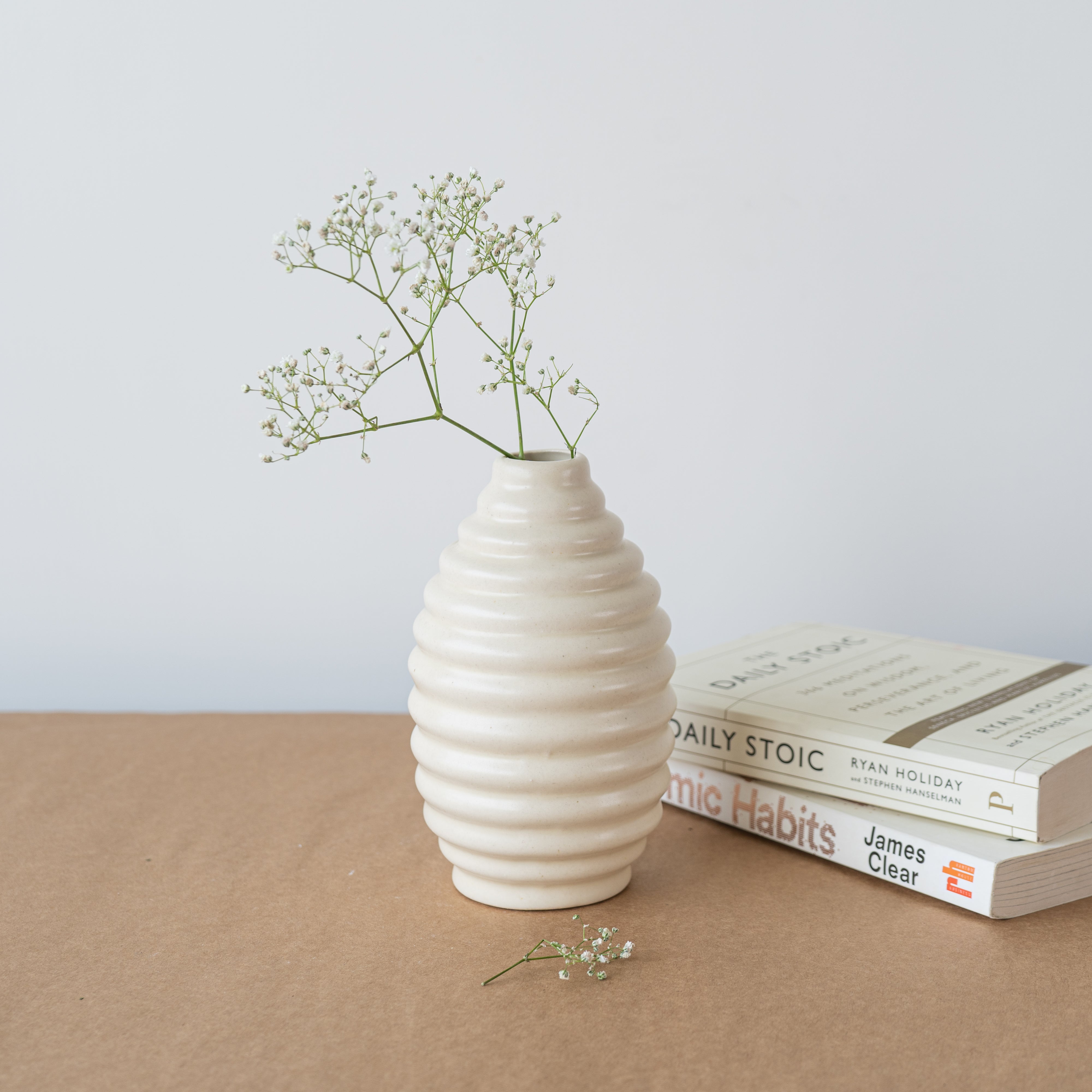 White Ceramic Aesthetic Flower Vase Main image