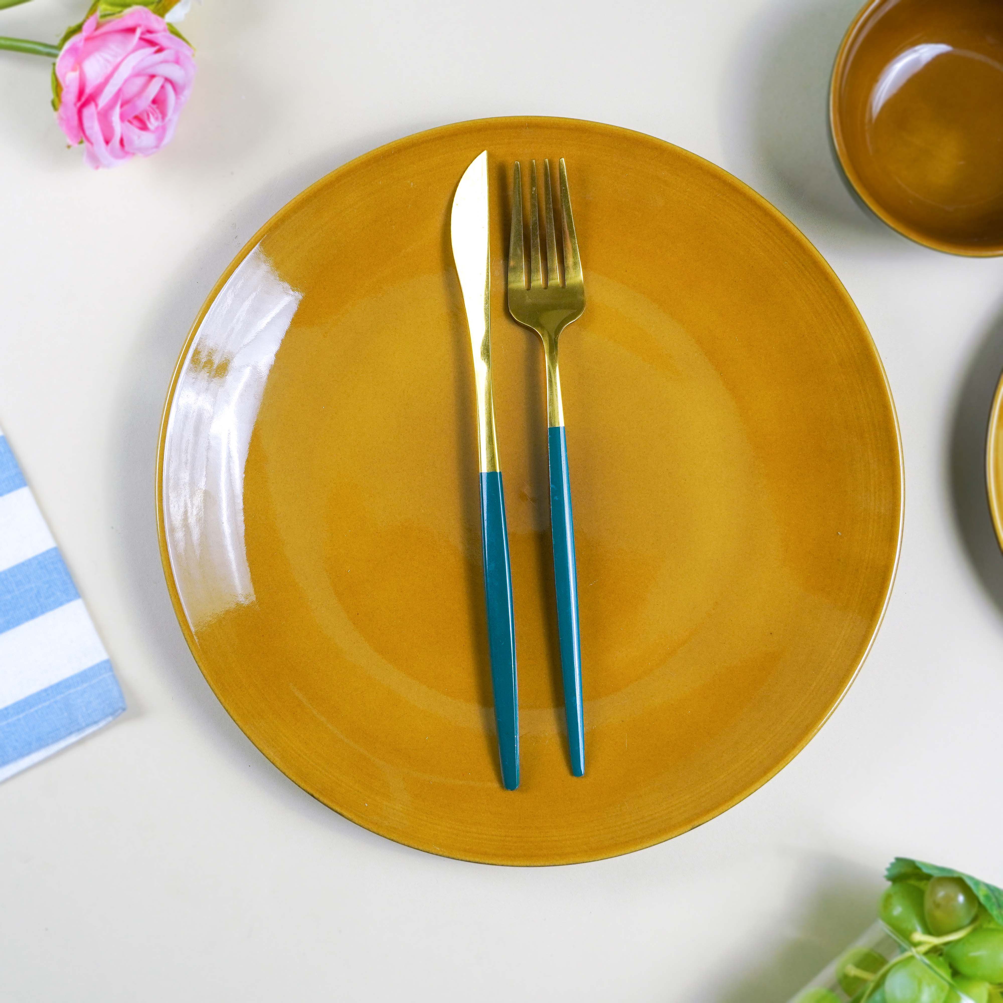 Golden Dinner Set with Green Exterior (Set of 23)