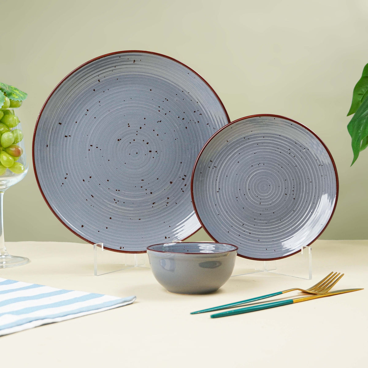Pebble Grey Ceramic Dinner Set (Set of 3)
