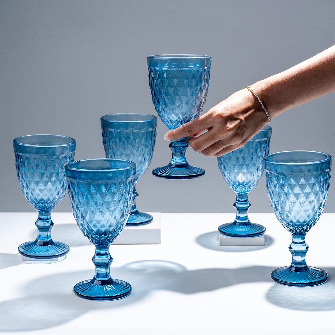Vintage-Style Diamond Cut Glass Goblet - Set of 6