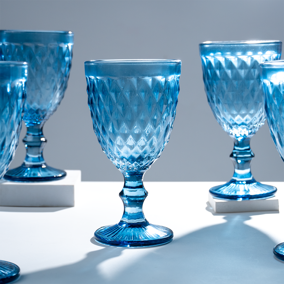 Vintage-Style Diamond Cut Glass Goblet - Set of 6