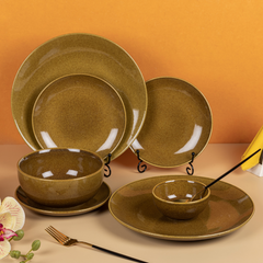 Golden Color Dinner Set - Set of 4