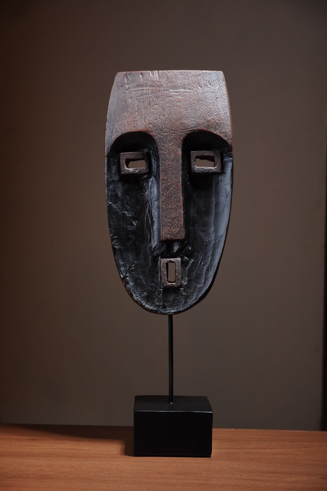 Tribal Wood-Look Mask Sculpture – Angular Face Statue