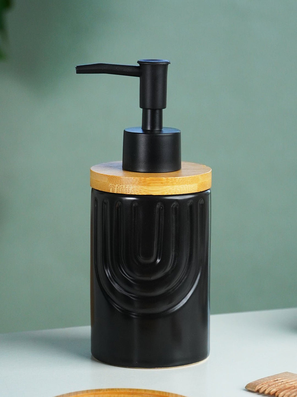 Black and Bamboo Ceramic Bathroom Set of 2 - The Golden Theory