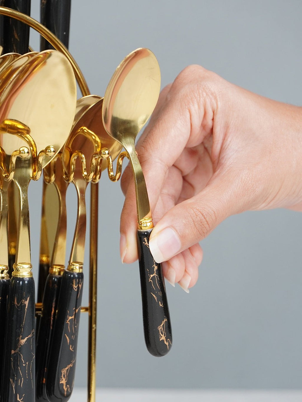 Black and Gold Stainless Steel Cutlery Set of 24 - The Golden Theory