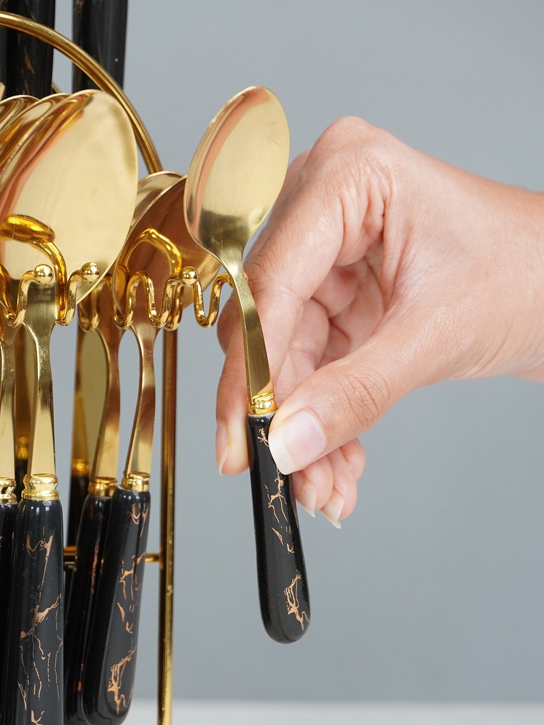 Black and Gold Stainless Steel Cutlery Set of 24 - The Golden Theory