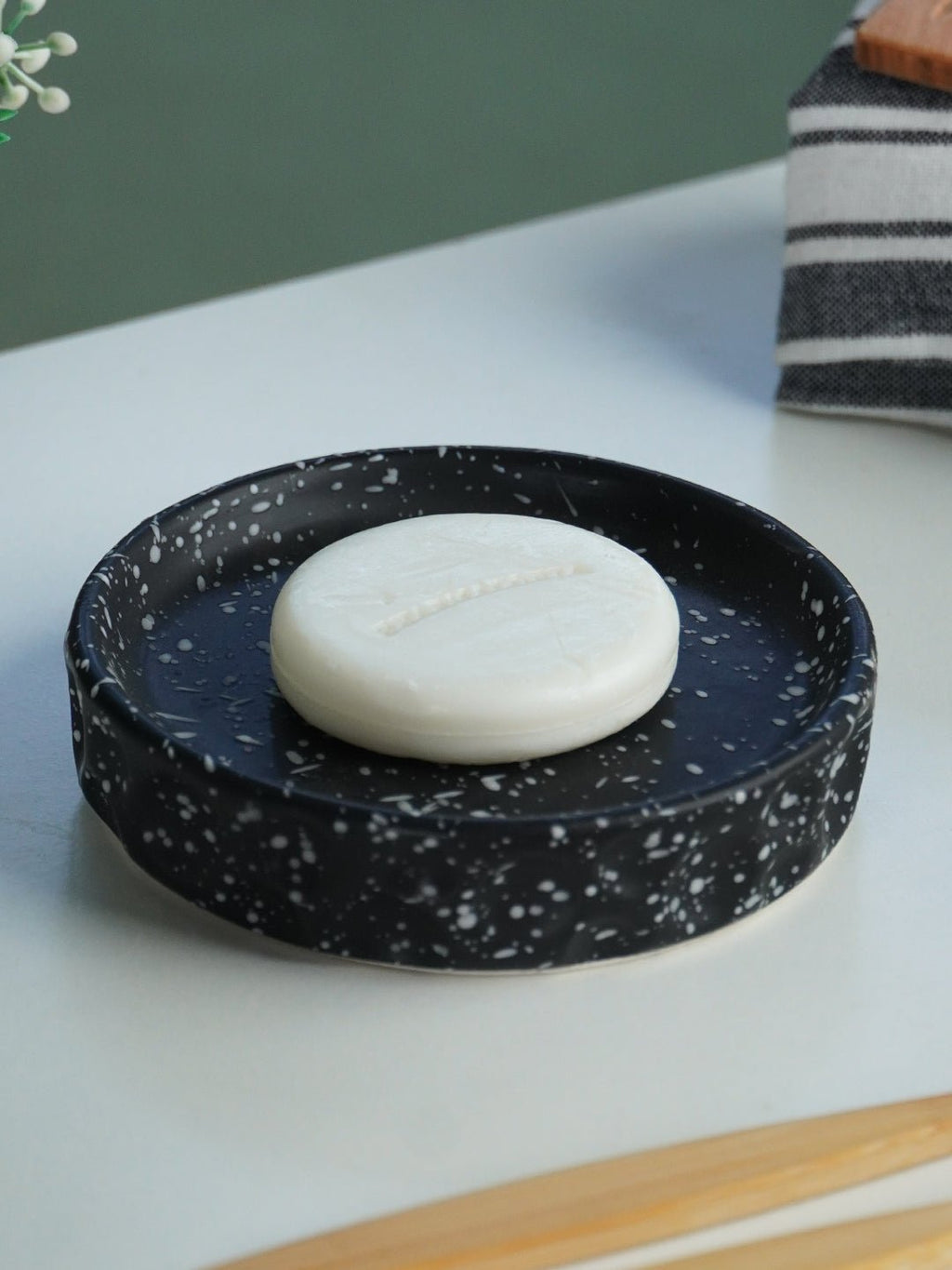 Black and White Speckled Ceramic Bathroom Set of 3 - The Golden Theory